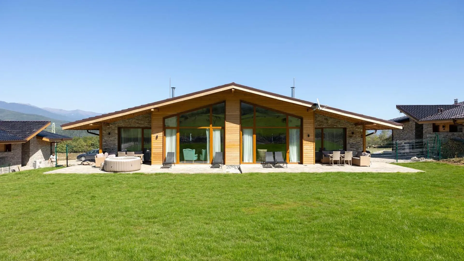 Villa Sofayla With Jacuzzi Near The Pirin Golf Resort Bansko
